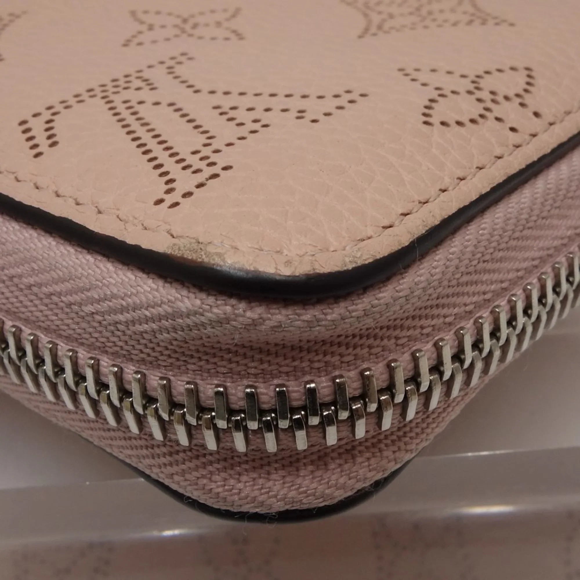 Pre-Owned LOUIS VUITTON Zippy Wallet M61868 Long Monogram Mahina Magnolia (Pink) 083014 (Good)