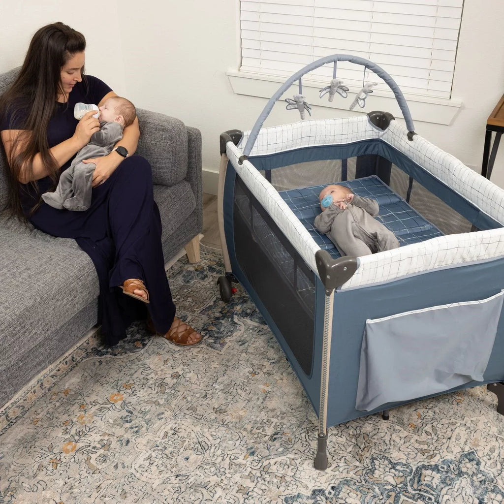 Monbebe Willow Rocking Play Yard with Full Size Bassinet, Plaid