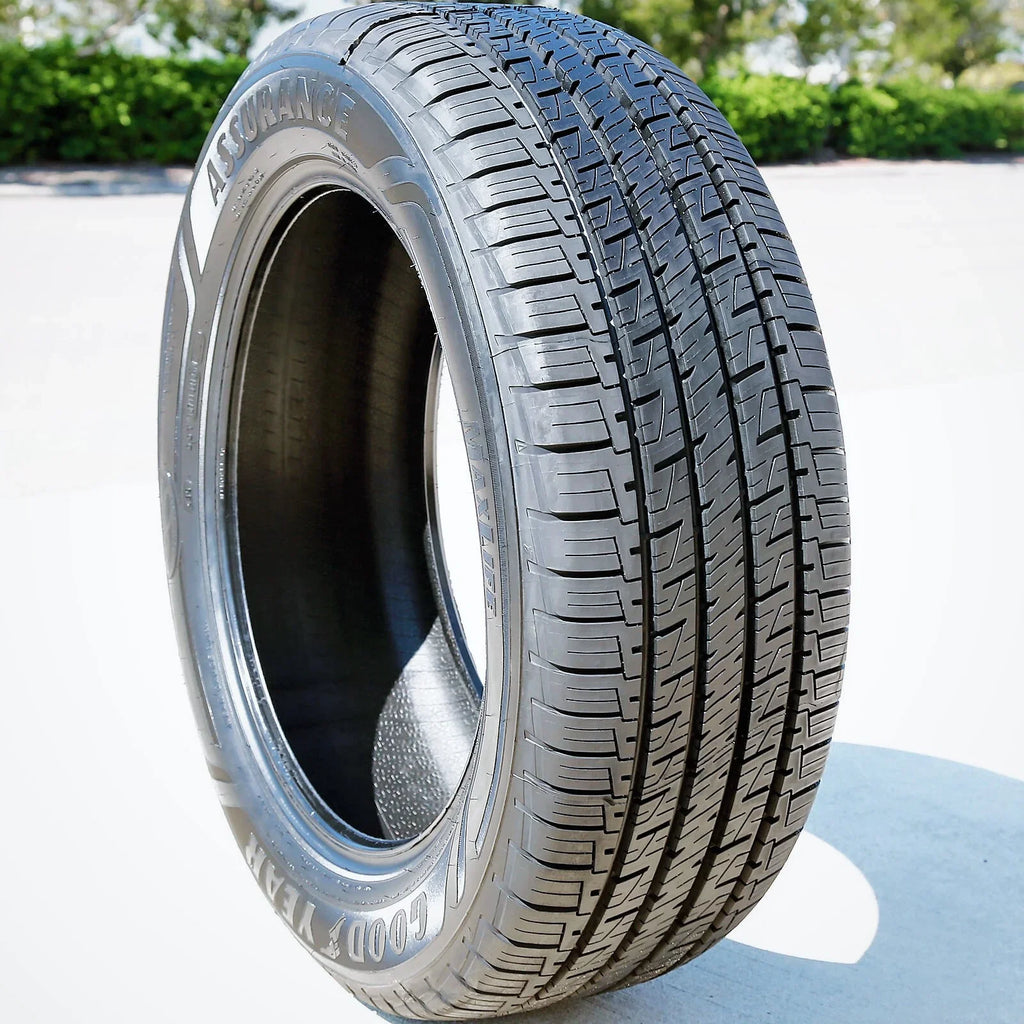 Goodyear Assurance MaxLife 215/50R17 95V XL A/S All Season Tire Fits: 2012-18 Ford Focus Titanium, 2016-18 Honda Civic EX-T