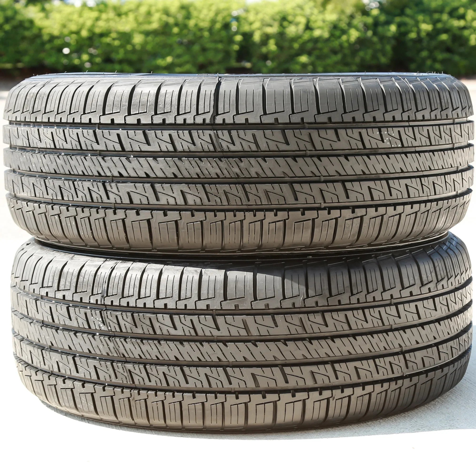 Goodyear Assurance MaxLife 215/50R17 95V XL A/S All Season Tire Fits: 2012-18 Ford Focus Titanium, 2016-18 Honda Civic EX-T