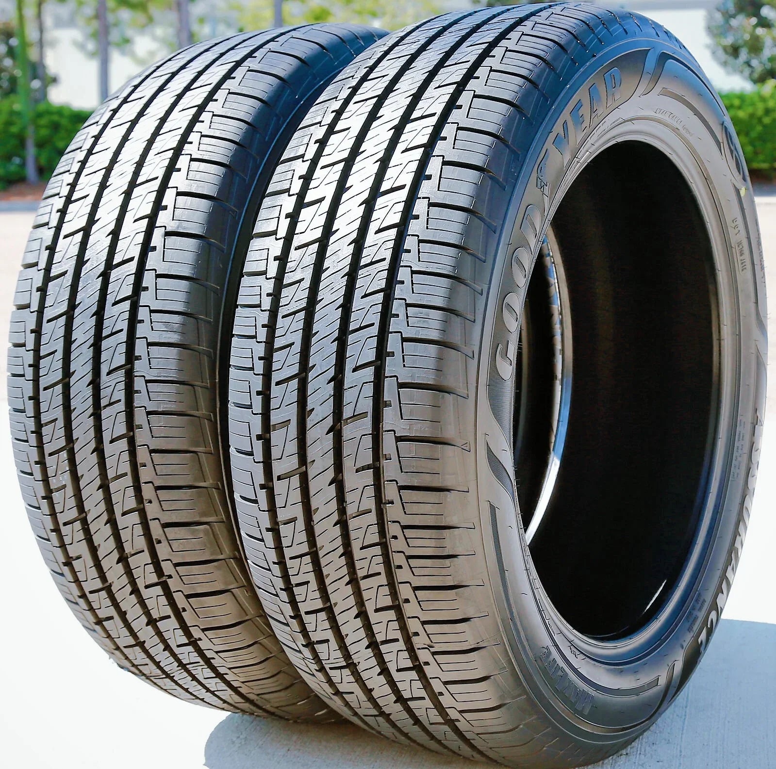 Goodyear Assurance MaxLife 215/50R17 95V XL A/S All Season Tire Fits: 2012-18 Ford Focus Titanium, 2016-18 Honda Civic EX-T